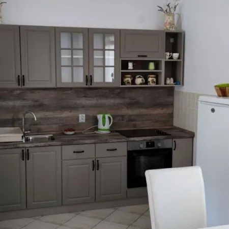 Dea & Paula Apartment *