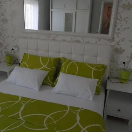 Dea & Paula Apartment *